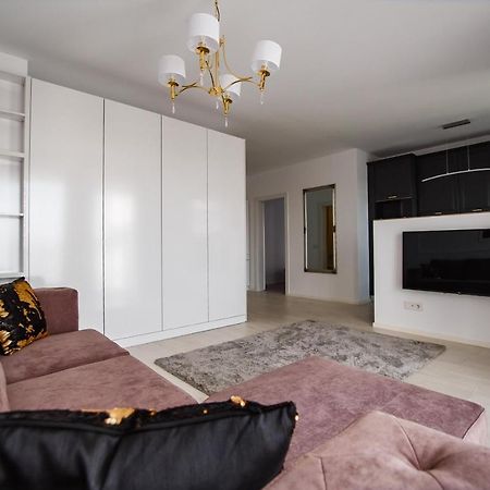 No. 11 - The Penthouse In City Center Oradea Bagian luar foto