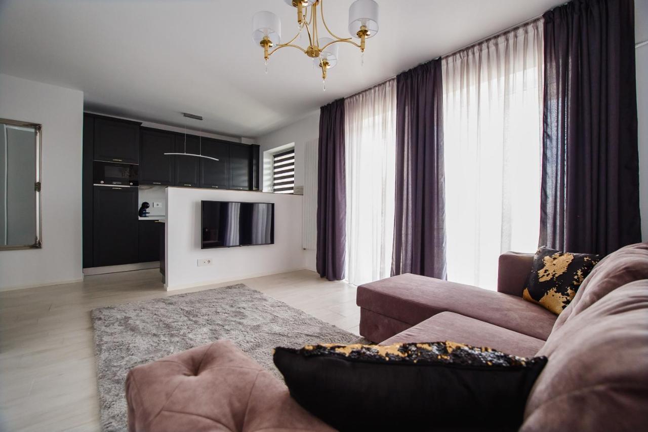 No. 11 - The Penthouse In City Center Oradea Bagian luar foto