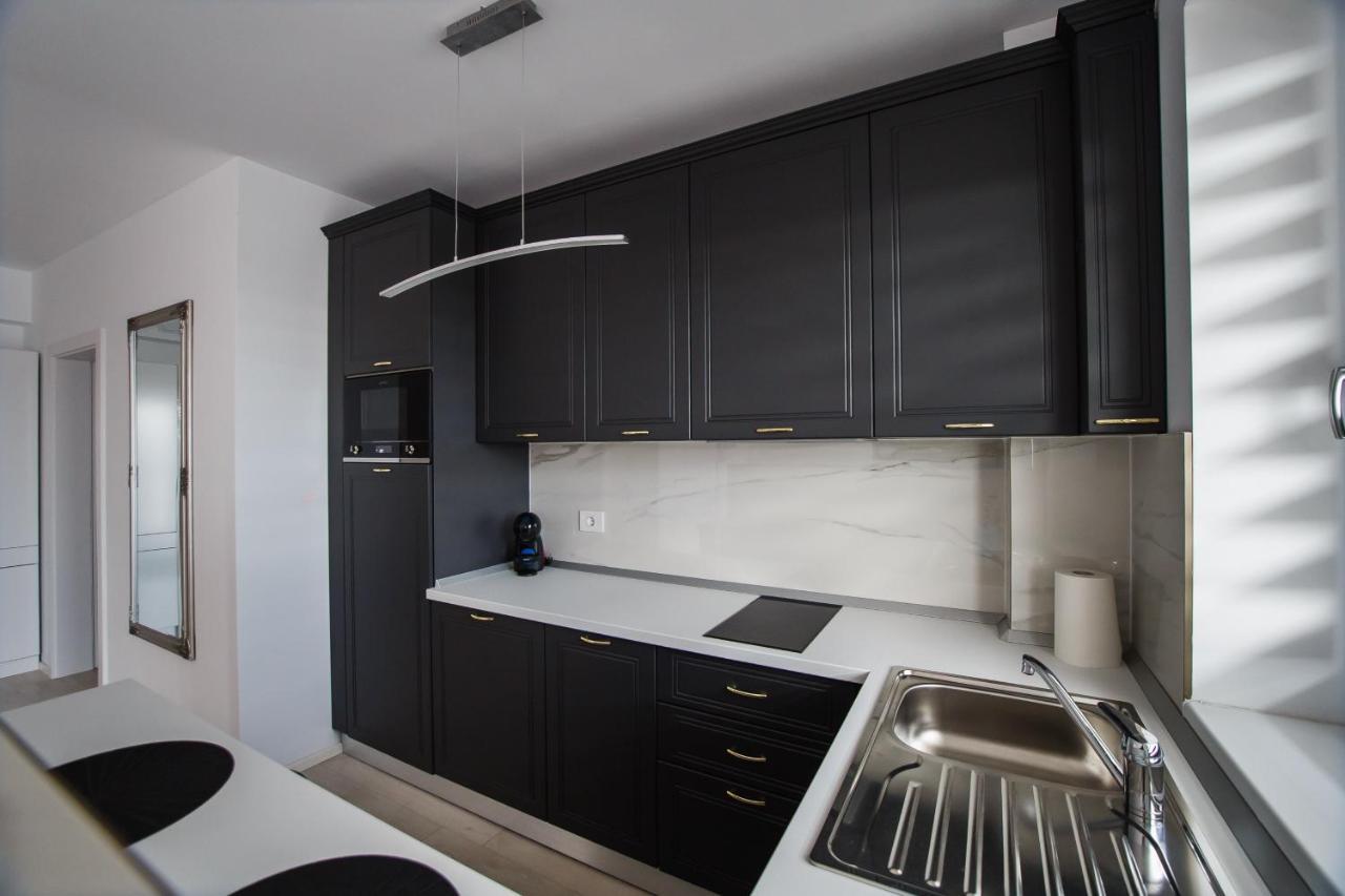 No. 11 - The Penthouse In City Center Oradea Bagian luar foto
